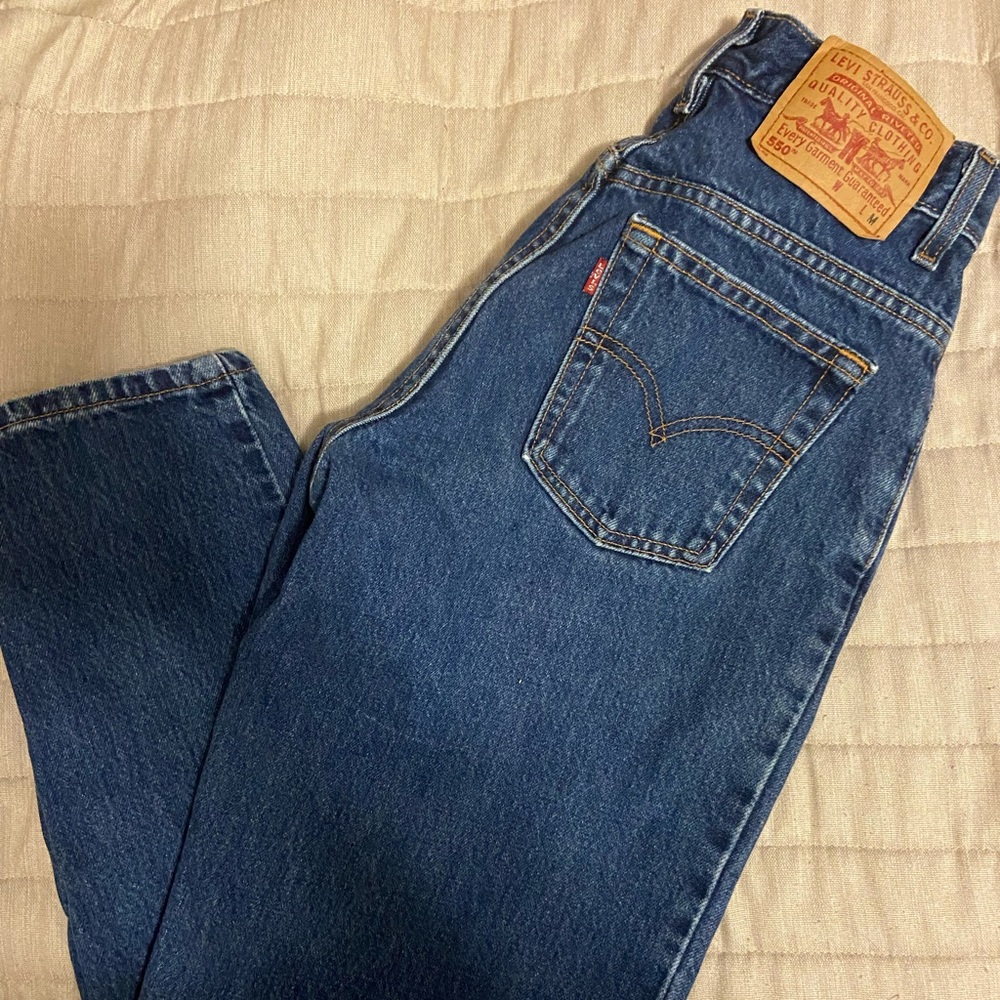 Levi’s 550 relaxed fit tapered leg- 8 Petite